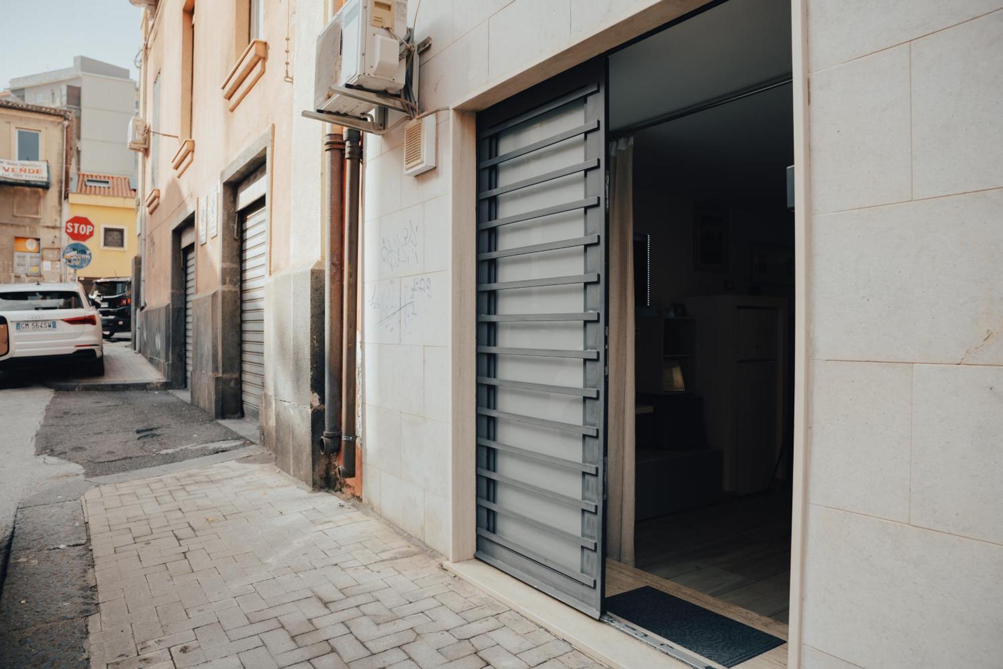 Catanese Proverb'S House - Via Napoli - Ground Floor Екстер'єр фото